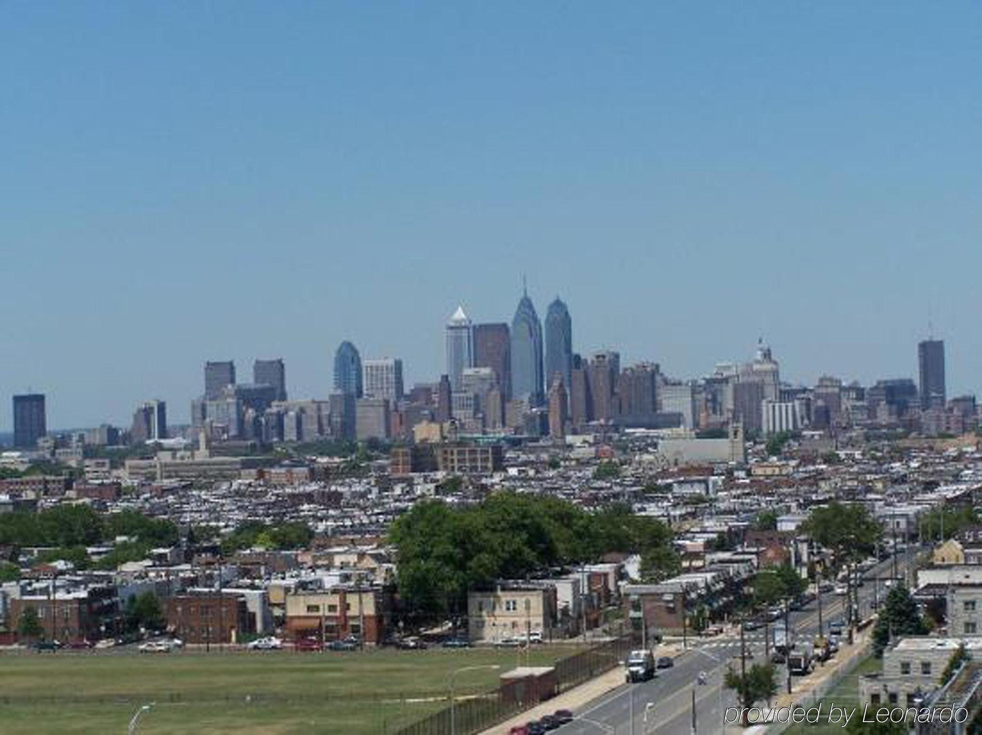 Holiday Philadelphia-stadium Hotel 3*