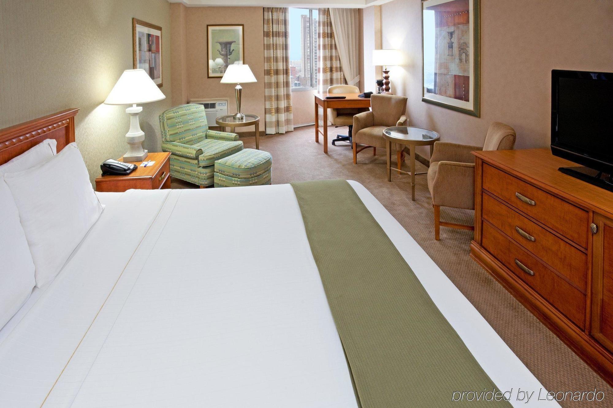 Hotel Holiday Express Philadelphia-midtown By Ihg 3*