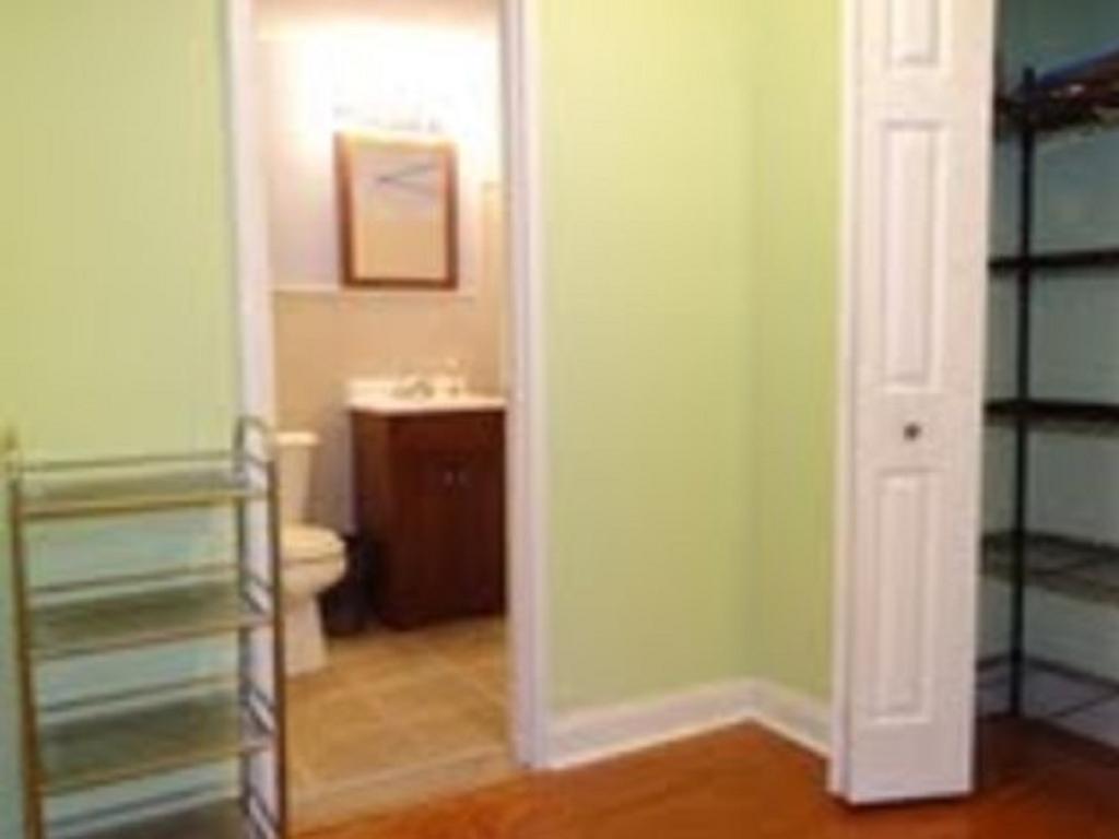 Luxury Studio By Rittenhouse Square Apartment *