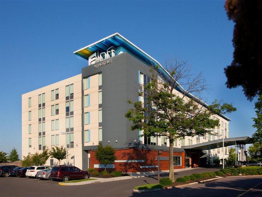Aloft Airport Hotel