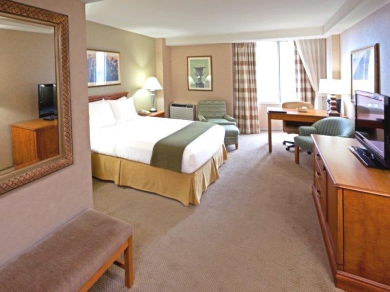 Holiday Express Philadelphia-midtown By Ihg Philadelphia