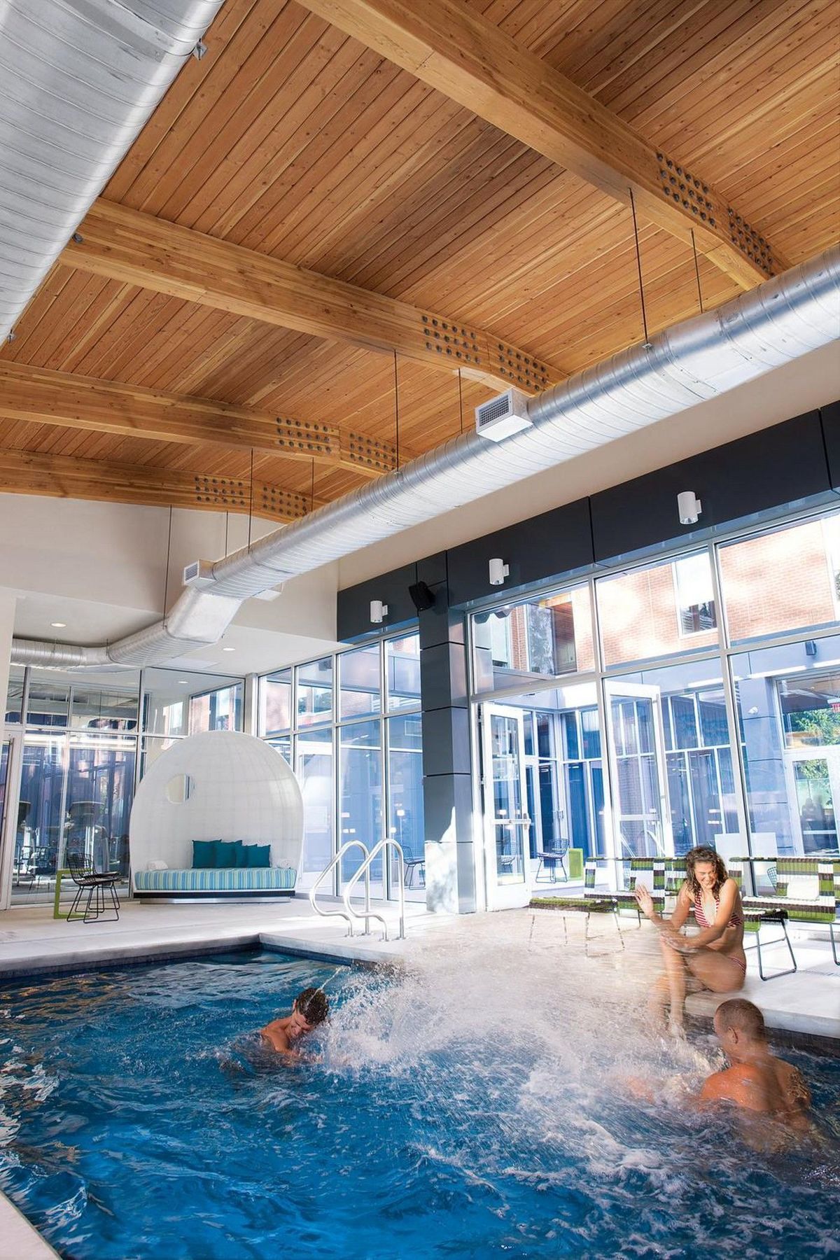 Hotel Aloft Airport 3*