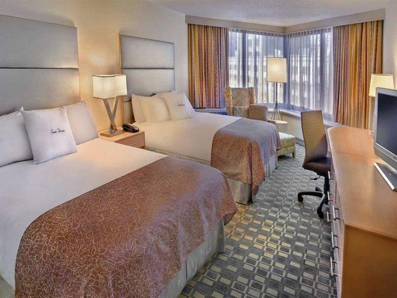 Hotel Doubletree By Hilton Center