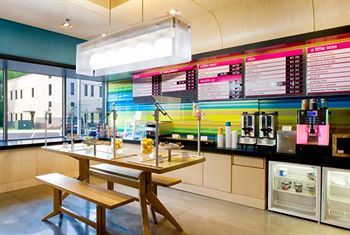 Hotel Aloft Airport 3*