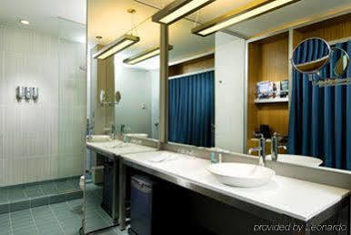 Aloft Airport Hotel