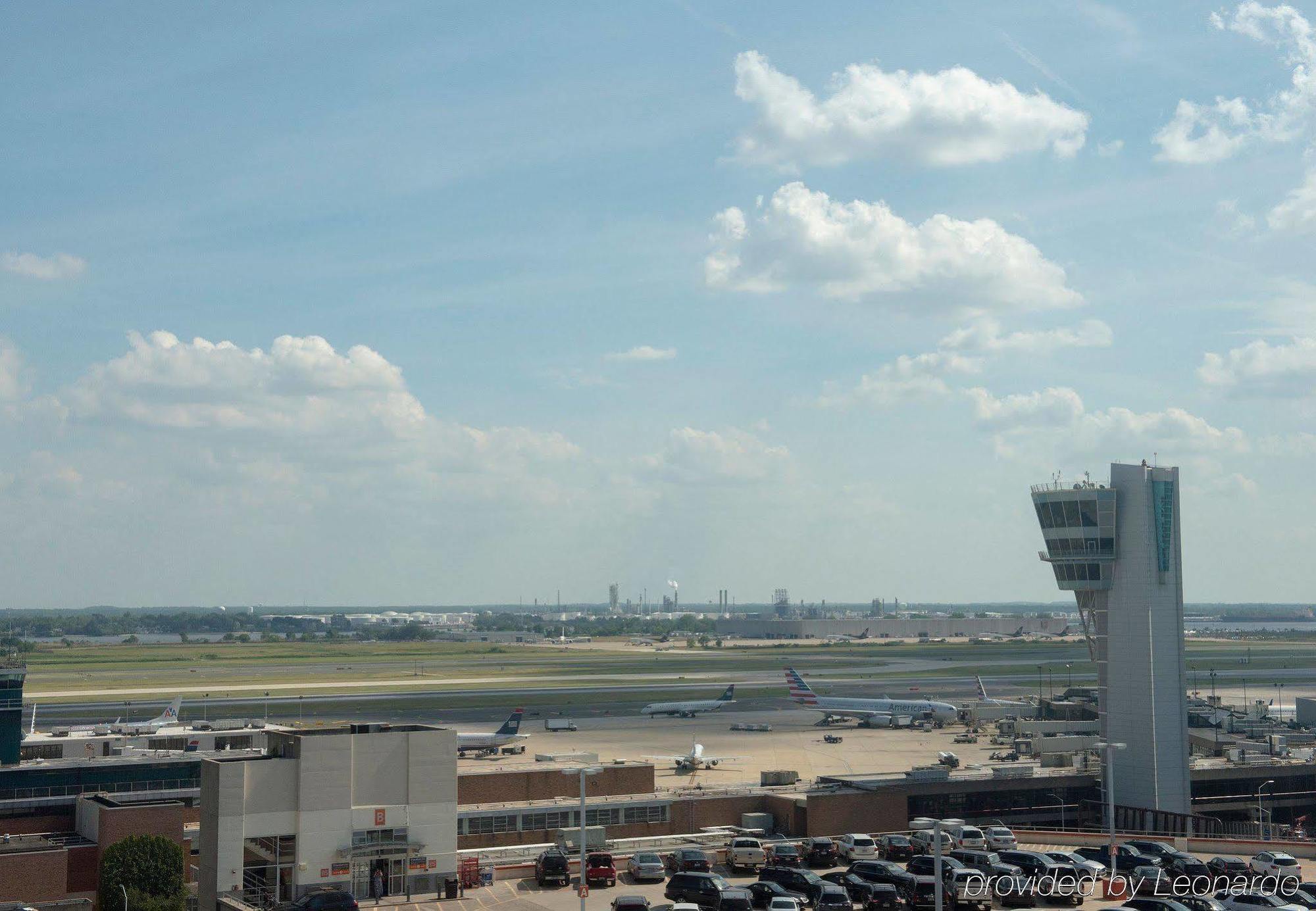 Airport Marriott Hotel 4*