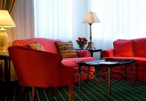 Hotel Airport Marriott 4*
