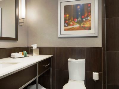 Hilton City Avenue 4*
