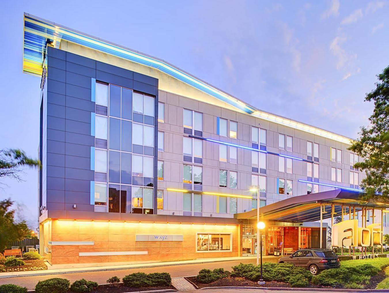 Hotel Aloft Airport 3*