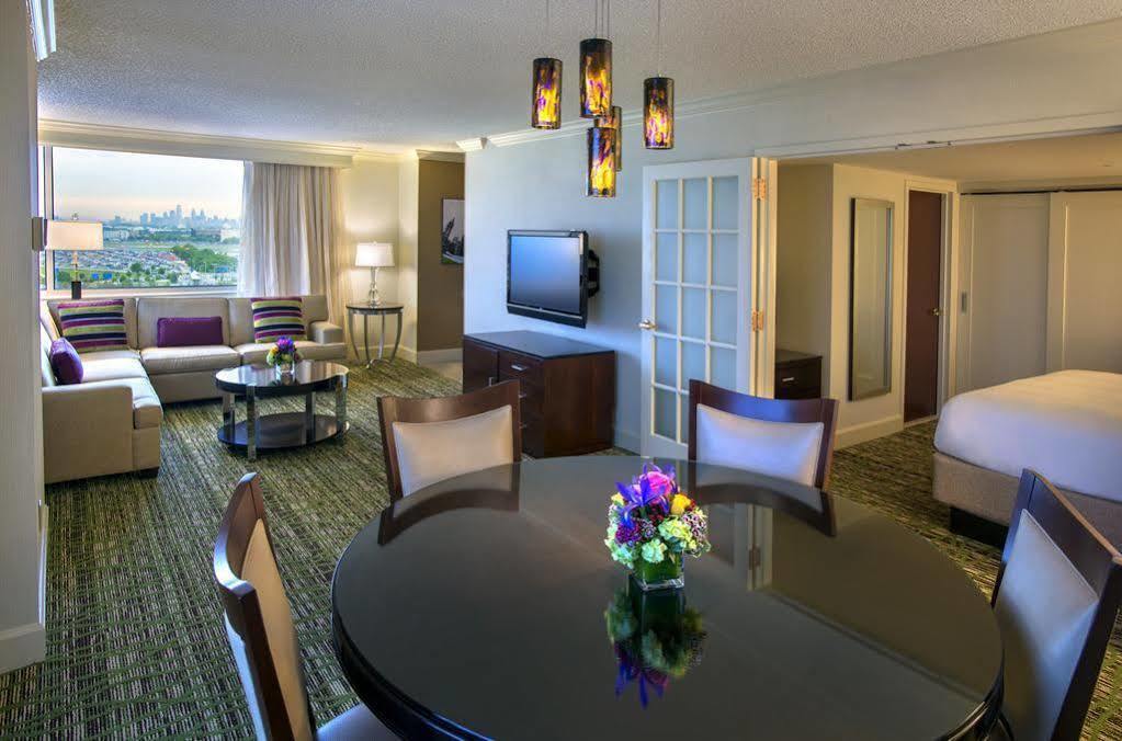 Airport Marriott 4*