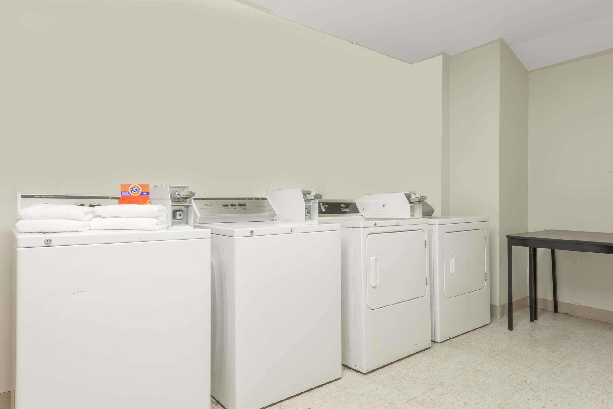 Hotel Microtel & By Wyndham Airport