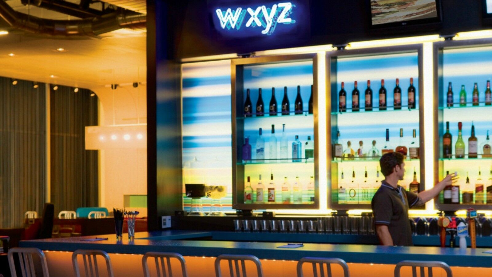 Aloft Airport 3*