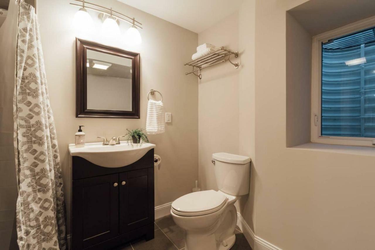 Bed & Breakfast Urban Oasis W/ Roof Deck + 3 Showers + Boho Vibes! *