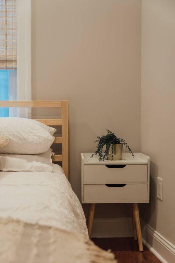 Urban Oasis W/ Roof Deck + 3 Showers + Boho Vibes! Bed & Breakfast