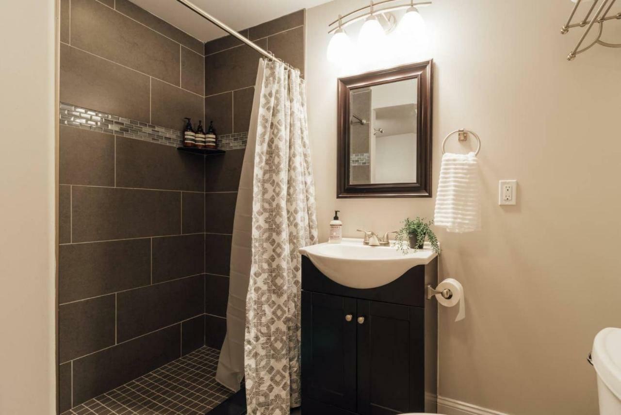 Bed & Breakfast Urban Oasis W/ Roof Deck + 3 Showers + Boho Vibes! Philadelphia