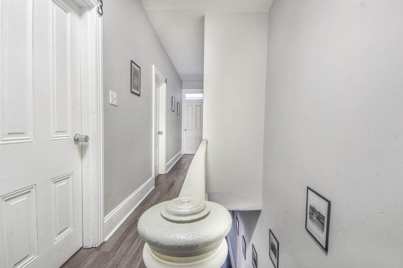 Philly Coed Dorm!! 15 Min Train To Center City!! * Philadelphia