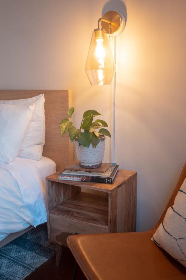 Apartment Inquirer Studio, Private Studio, Center City, Contactless Check-in *