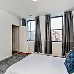Amazing 2Bd Steps From The Convention Center