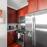 Grand 1Br W Rooftop Pool & Gym