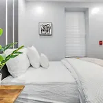 Fairmount Art Museum Center City Suites