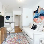 The Chestnut Flat - Rittenhouse Square