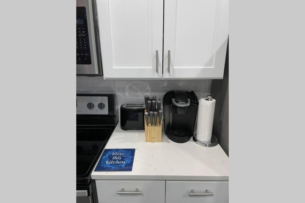 The Space Place - 2 Bedroom Apt With Memory Foam Mattresses Built For Relaxation Apartment *