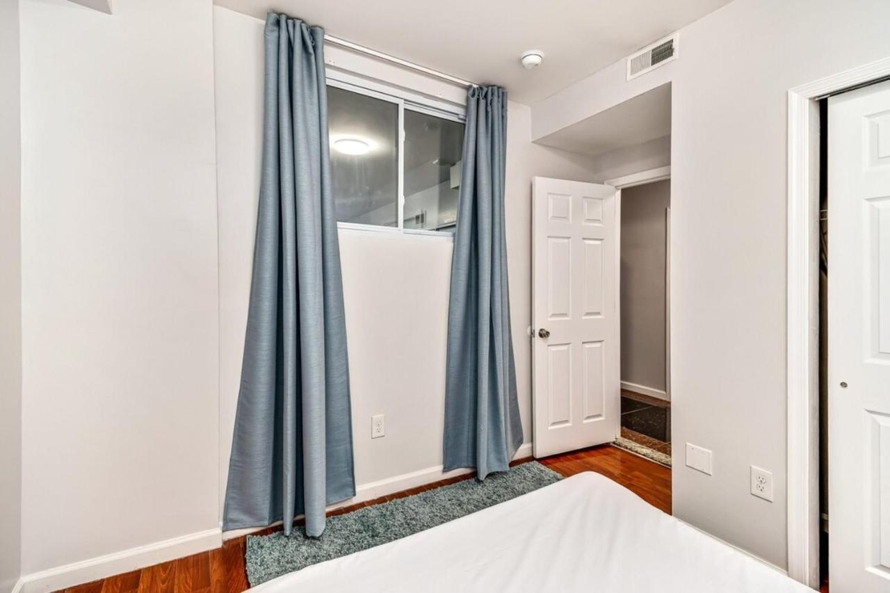 Amazing 2bd Steps From The Convention Center *