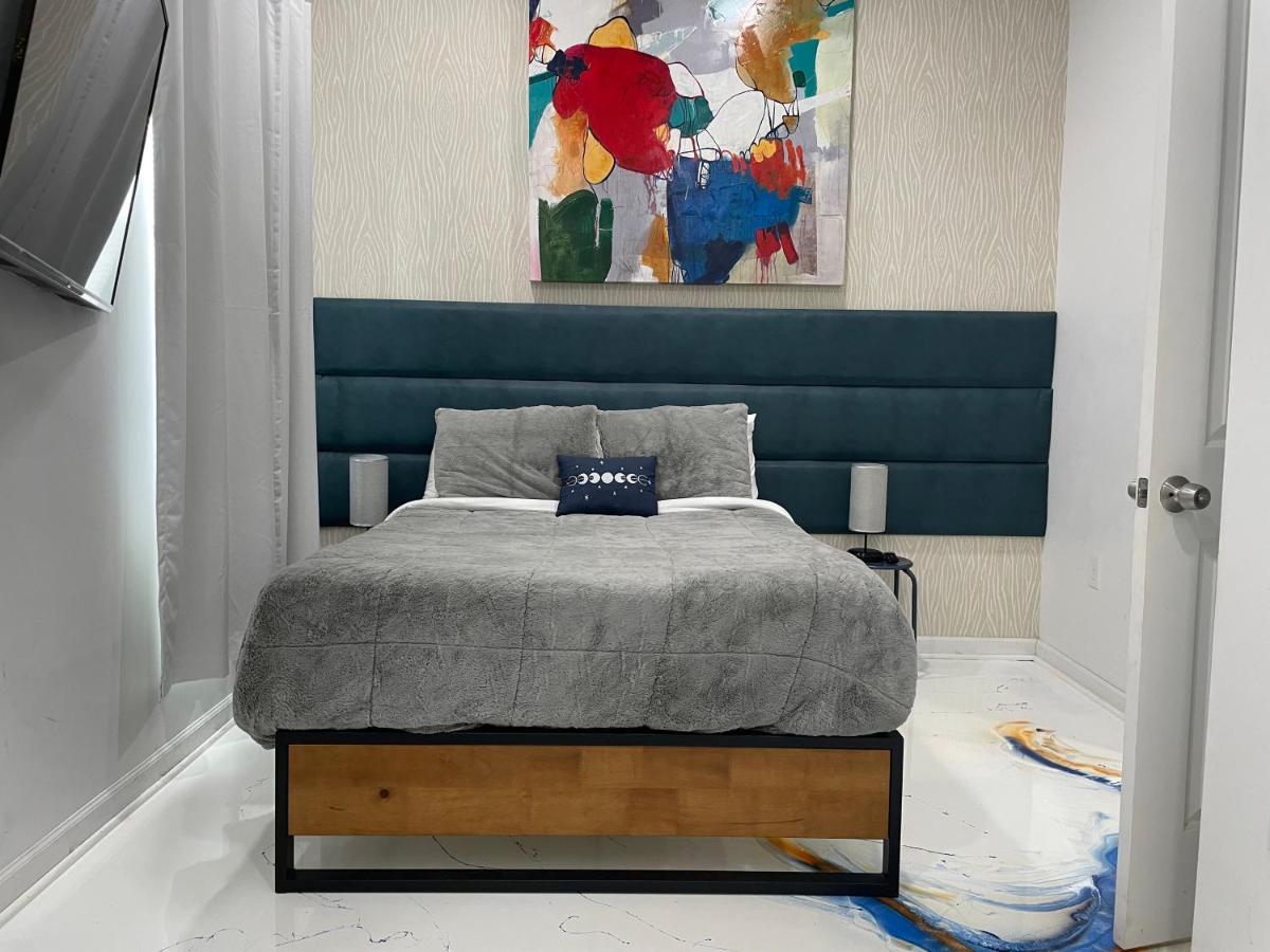 Apartment The Space Place - 2 Bedroom Apt With Memory Foam Mattresses Built For Relaxation
