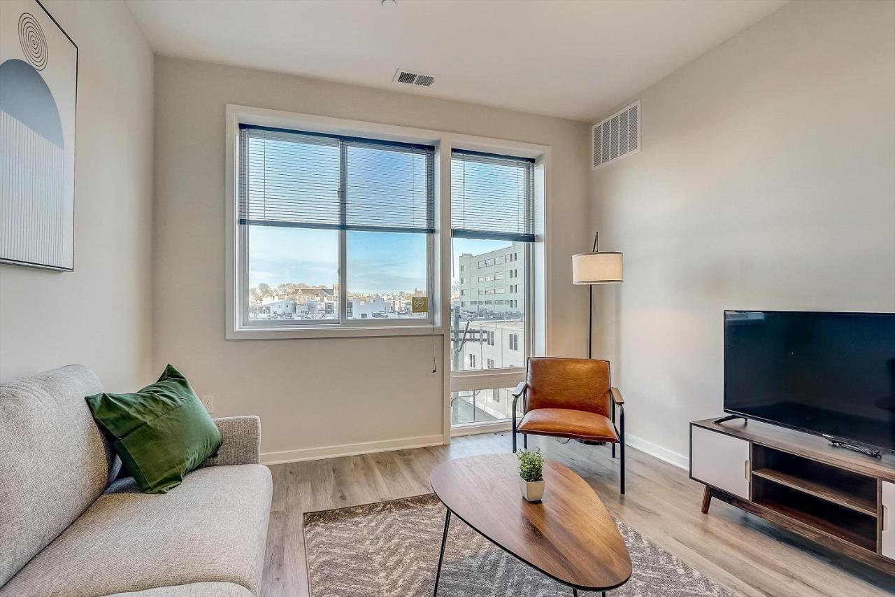 Frontdesk The Hub At 31 Brewerytown Apts Apartment Philadelphia