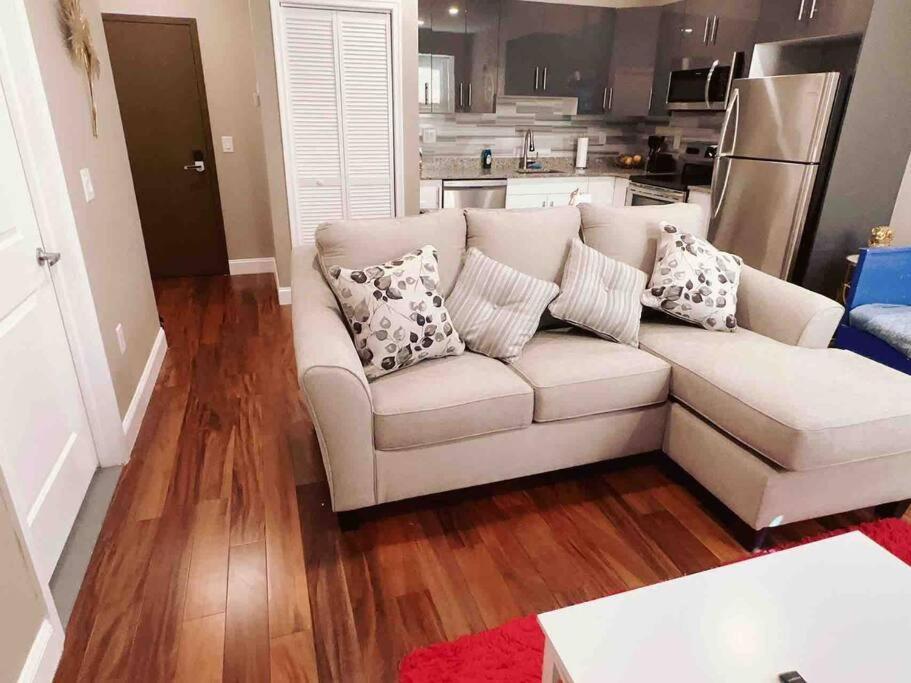 Apartment 504 Luxe 1bdr In Center *