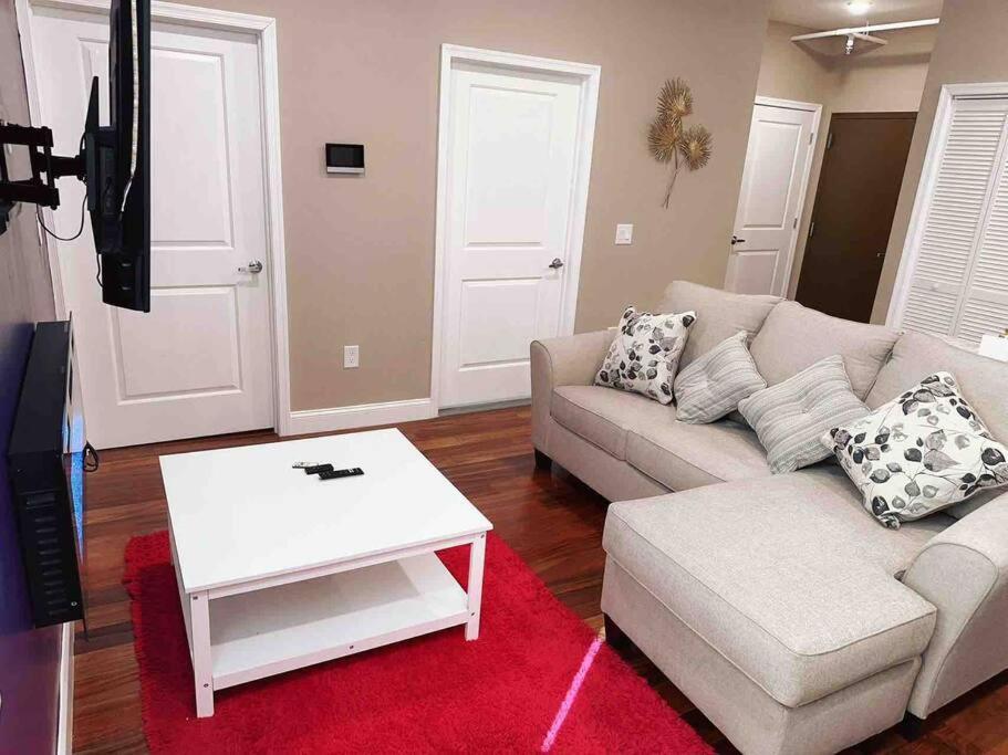 504 Luxe 1bdr In Center Apartment *