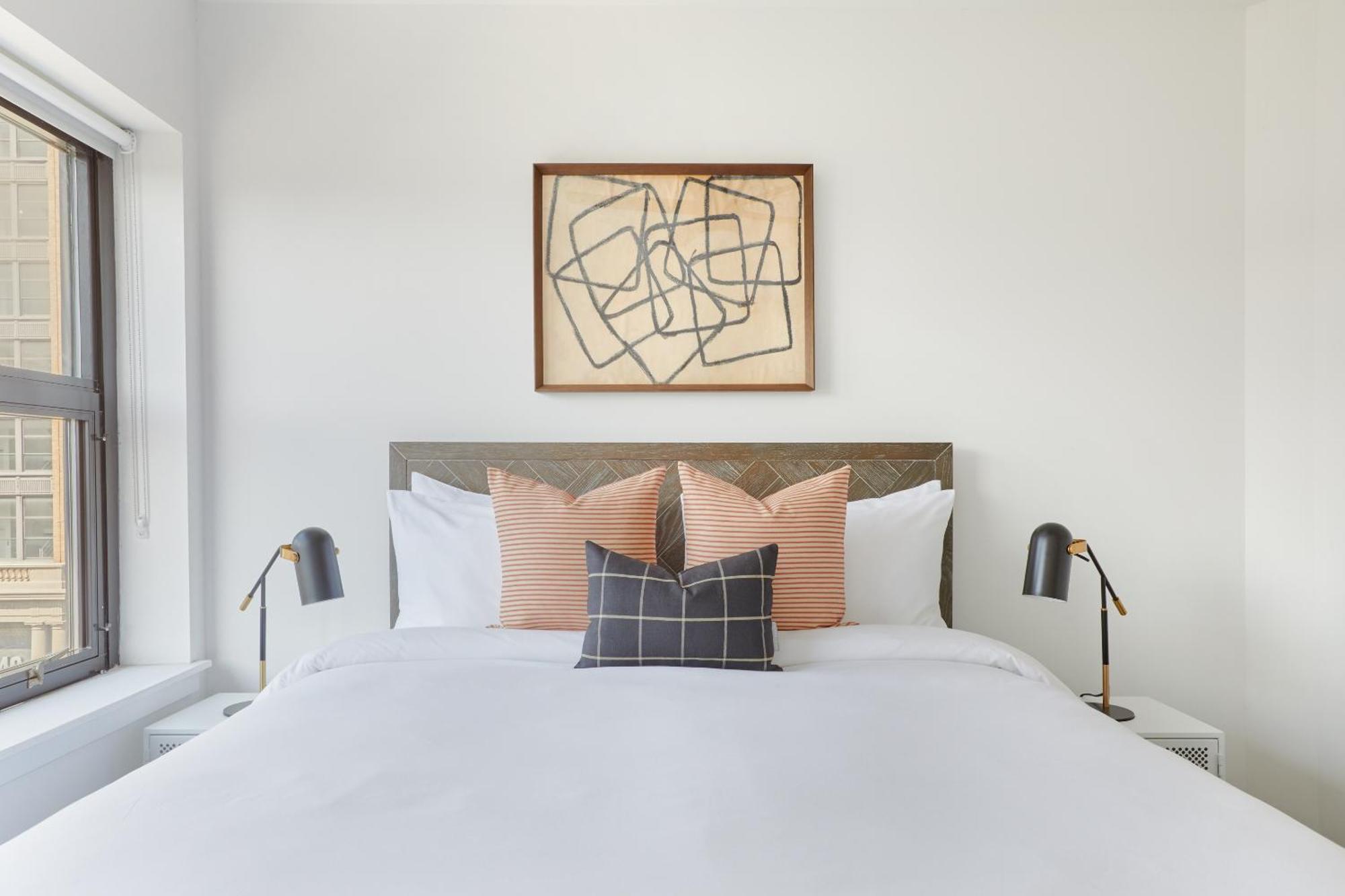 Locale North Broad -