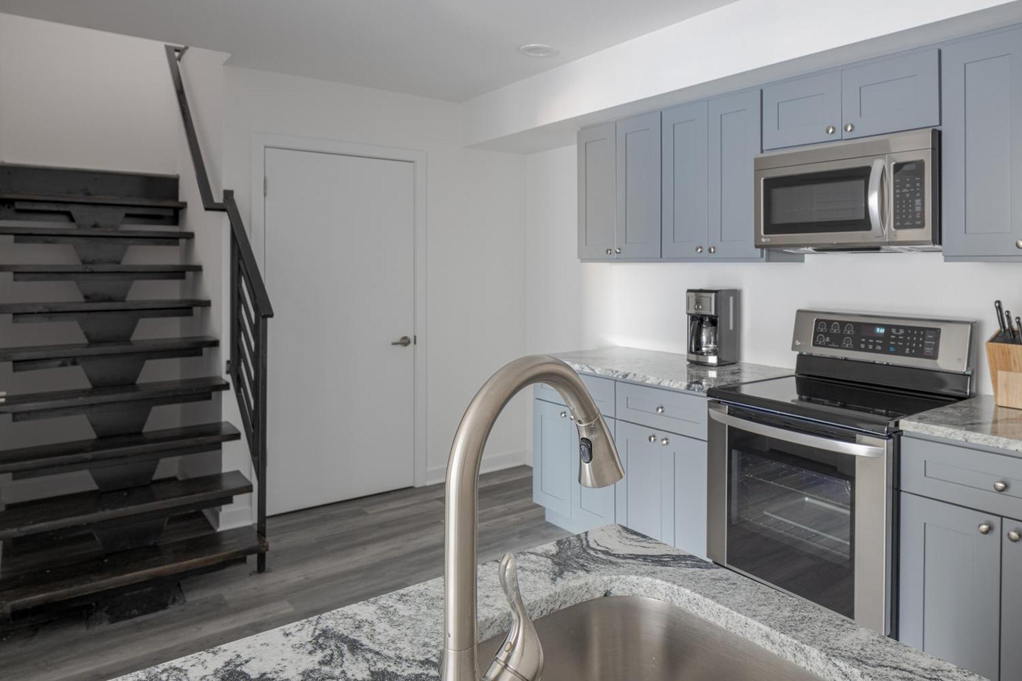 Locale North Broad -
