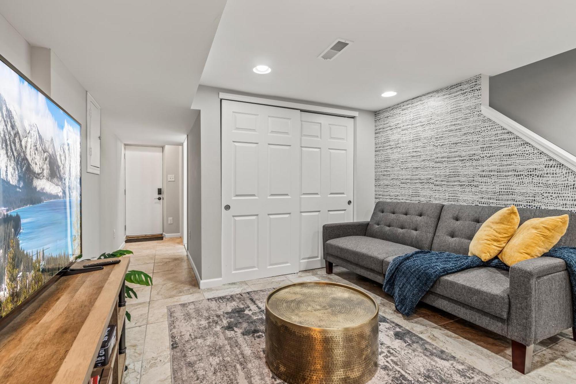 Holiday home Uptown Gem! A Family Free Early Check-in!
