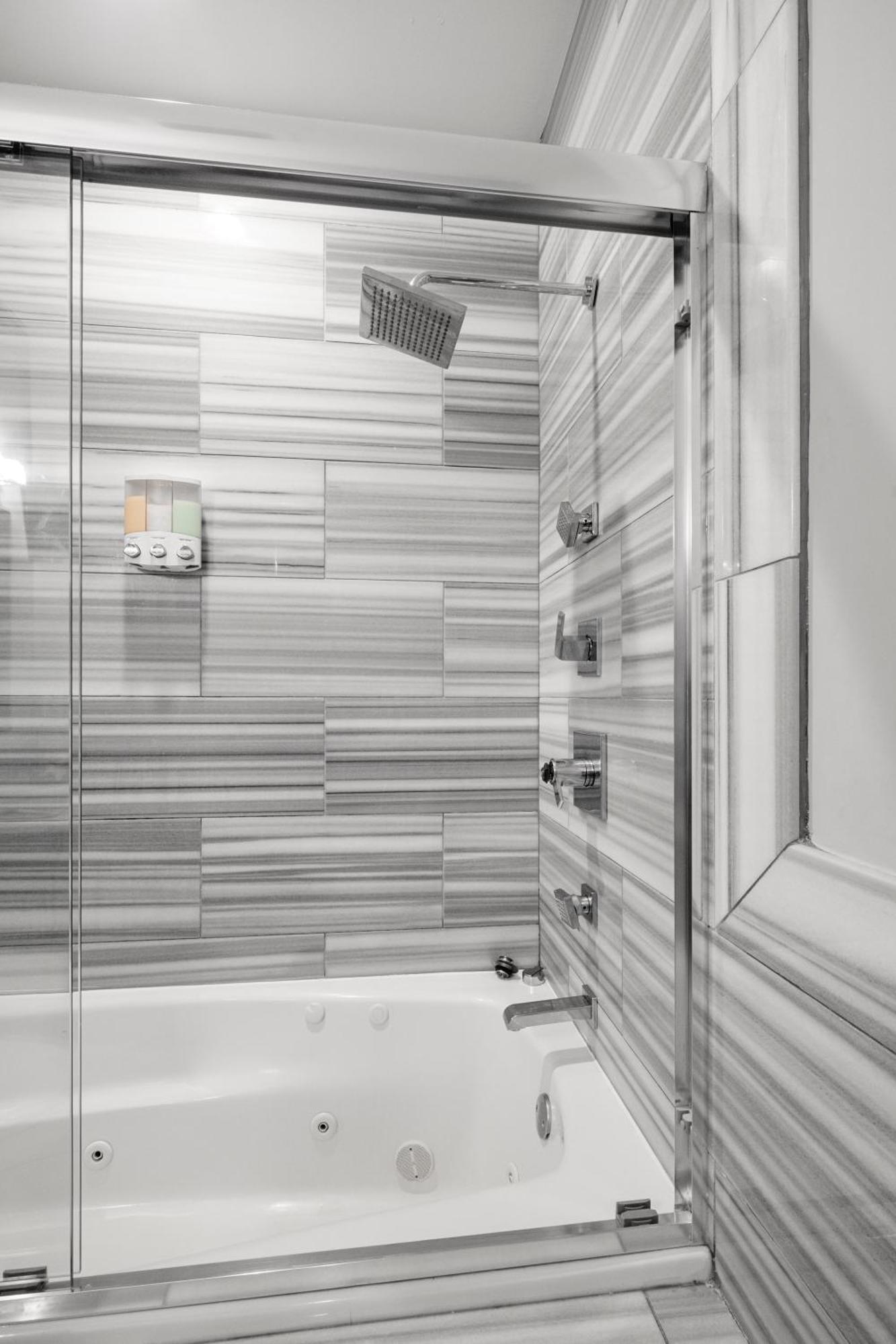 Apartment Grand 1br W Rooftop Pool & Gym