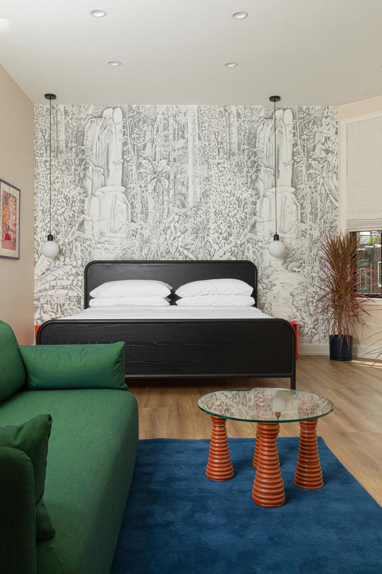 Yowie Hotel *