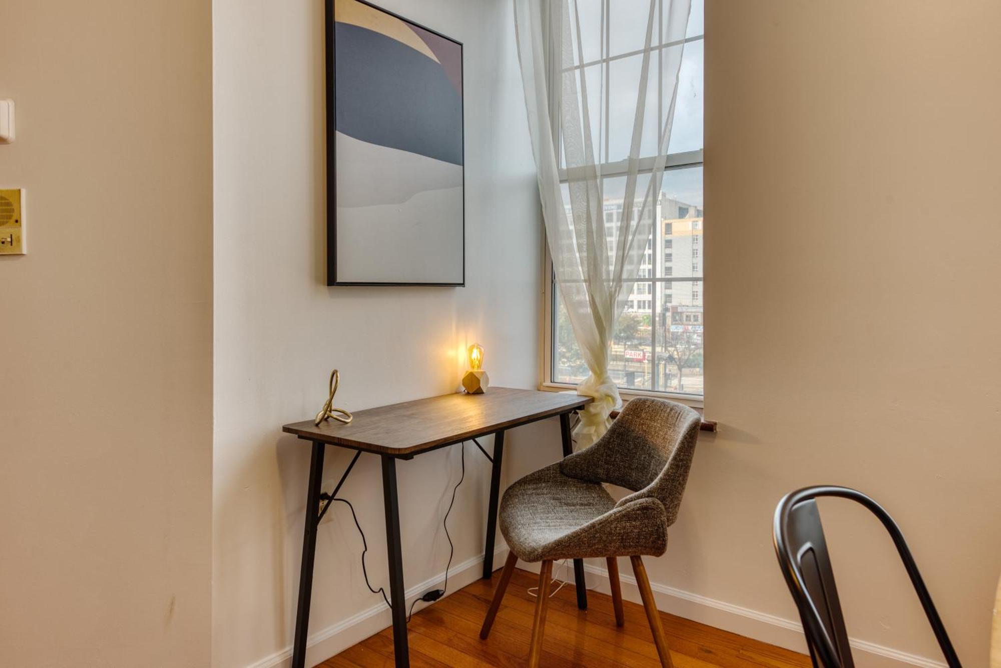 The Stairway - Convention Center Apartment