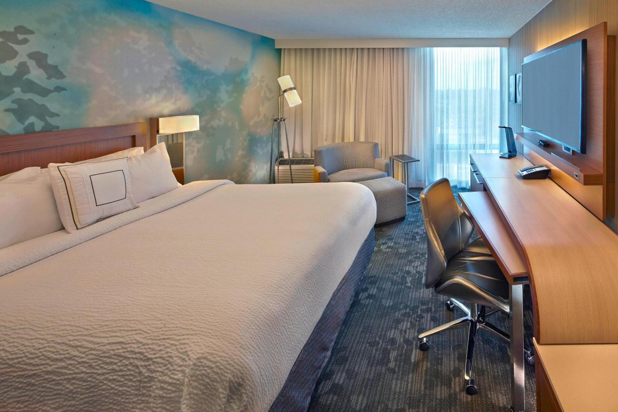 Courtyard By Marriott Avenue Philadelphia
