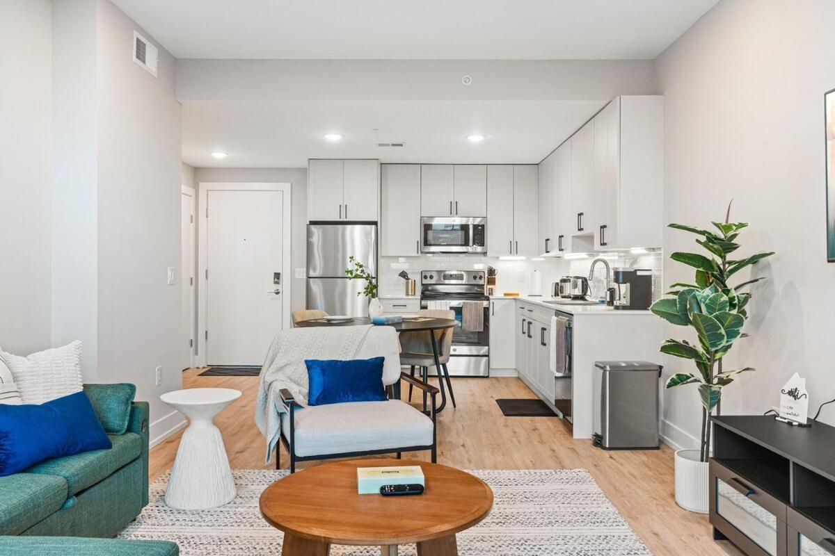5 Mins To Fishtown Old Town King Bed, Sleeps 4! Apartment *