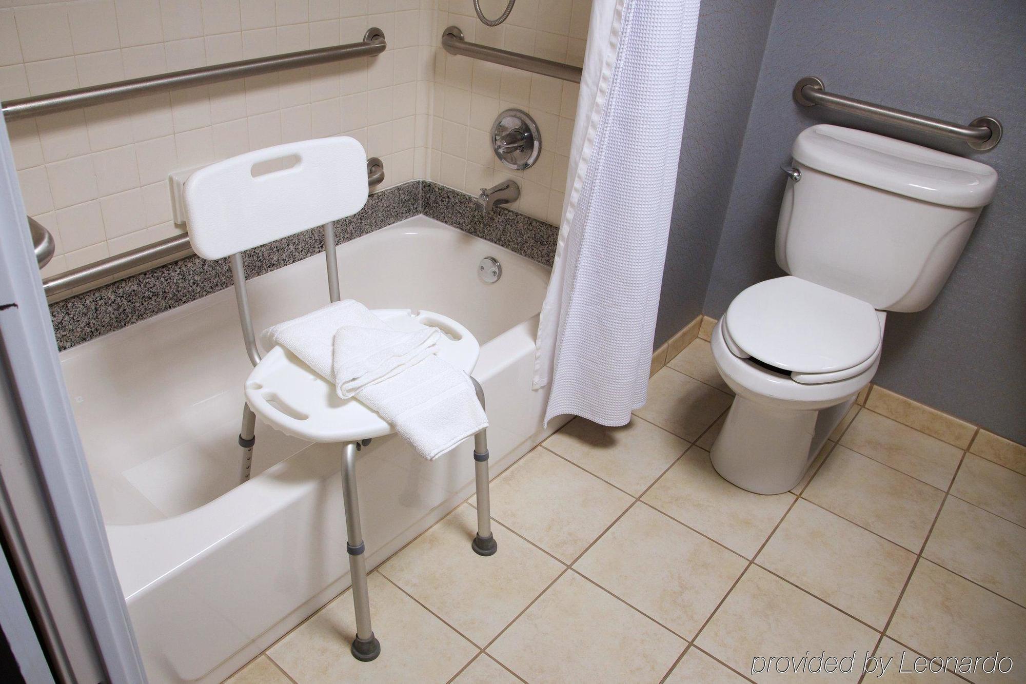 Courtyard By Marriott Avenue Hotel 3*