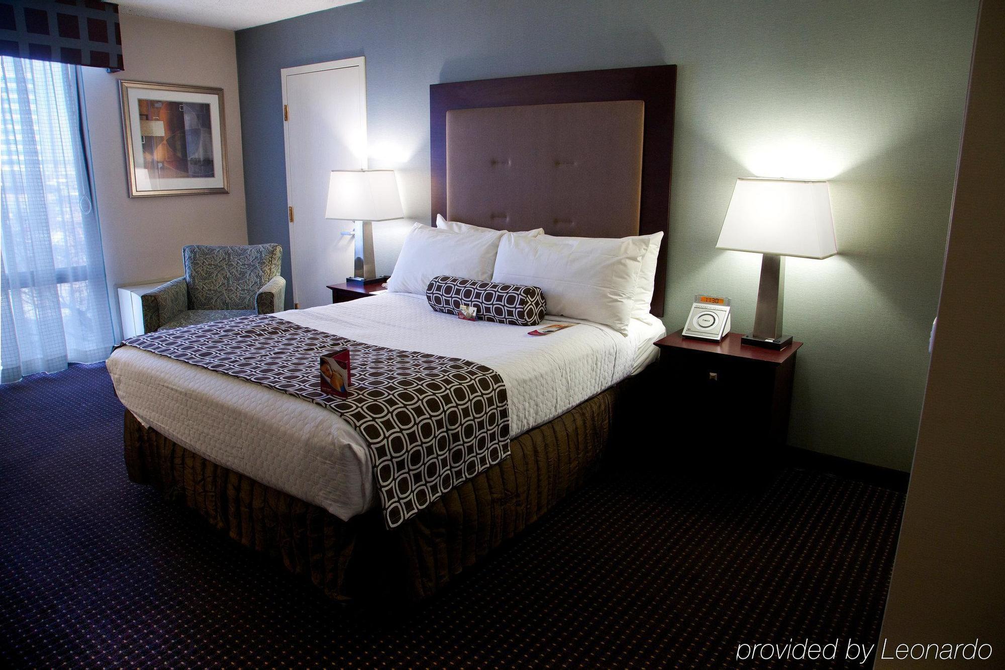 Hotel Courtyard By Marriott Avenue