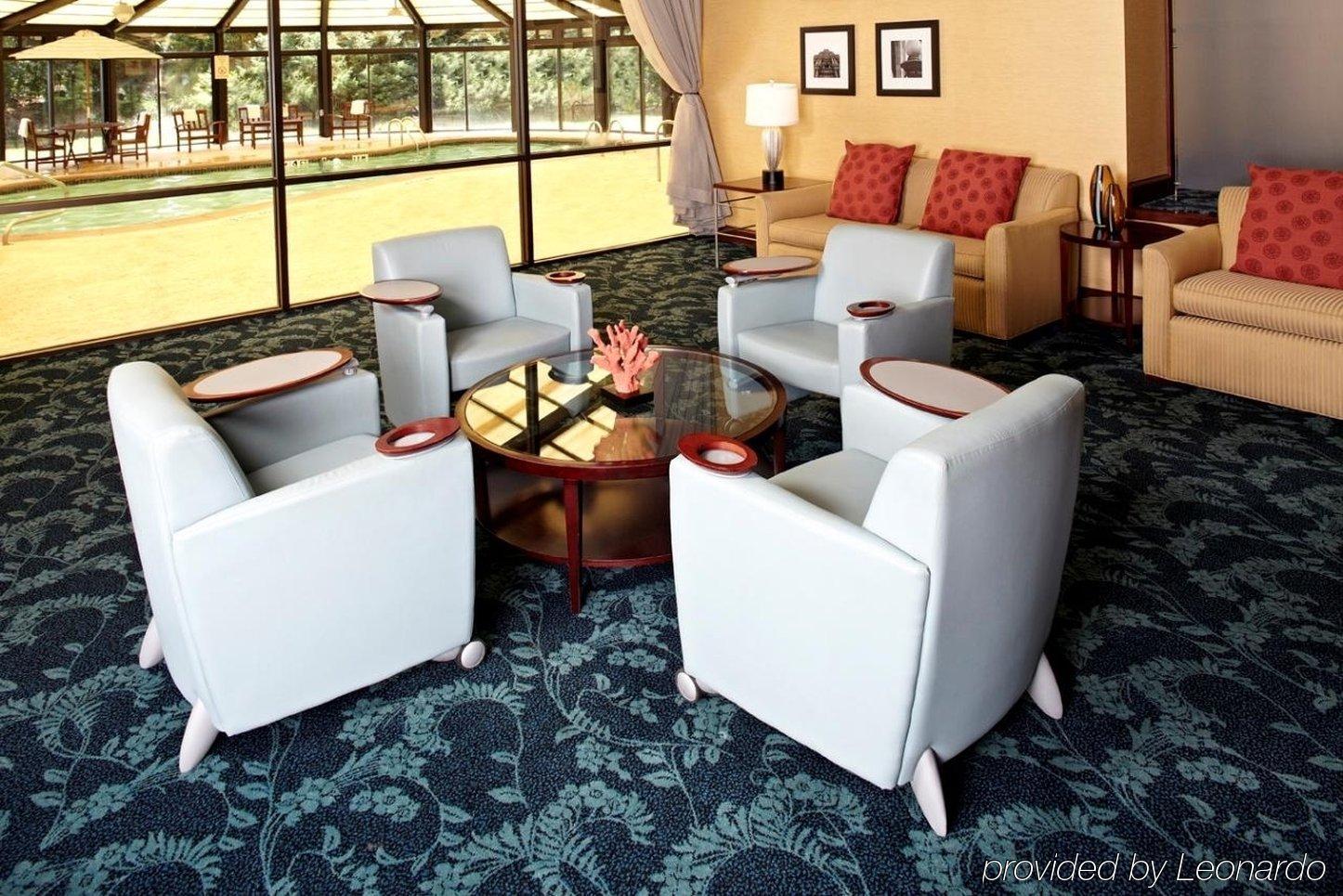 Courtyard By Marriott Avenue Hotel