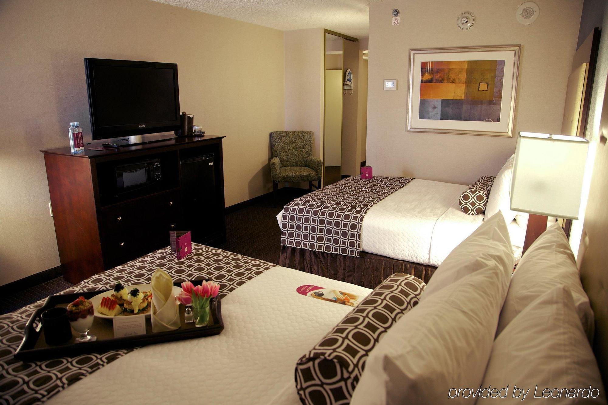 Courtyard By Marriott Avenue Hotel