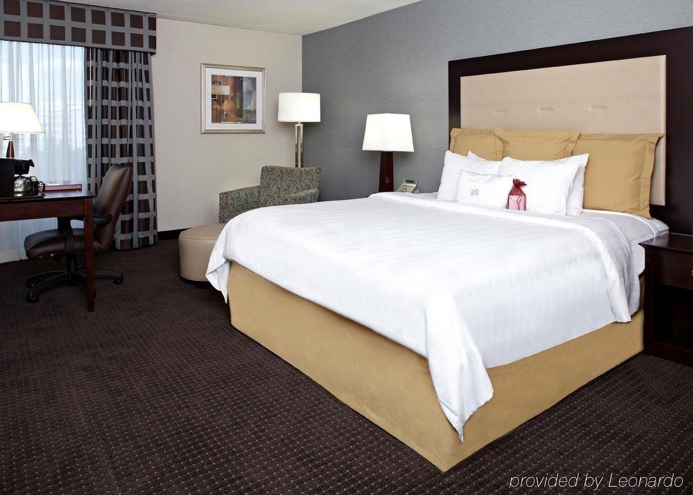 Hotel Courtyard By Marriott Avenue 3*