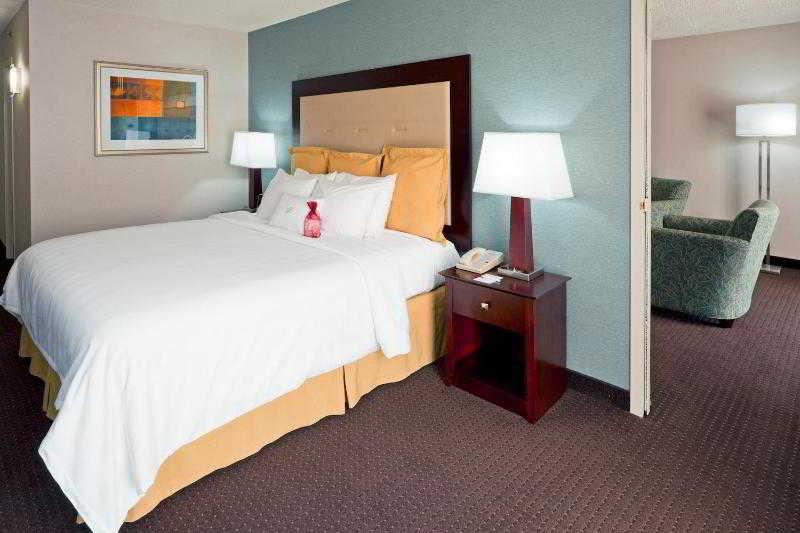 Hotel Courtyard By Marriott Avenue 3*