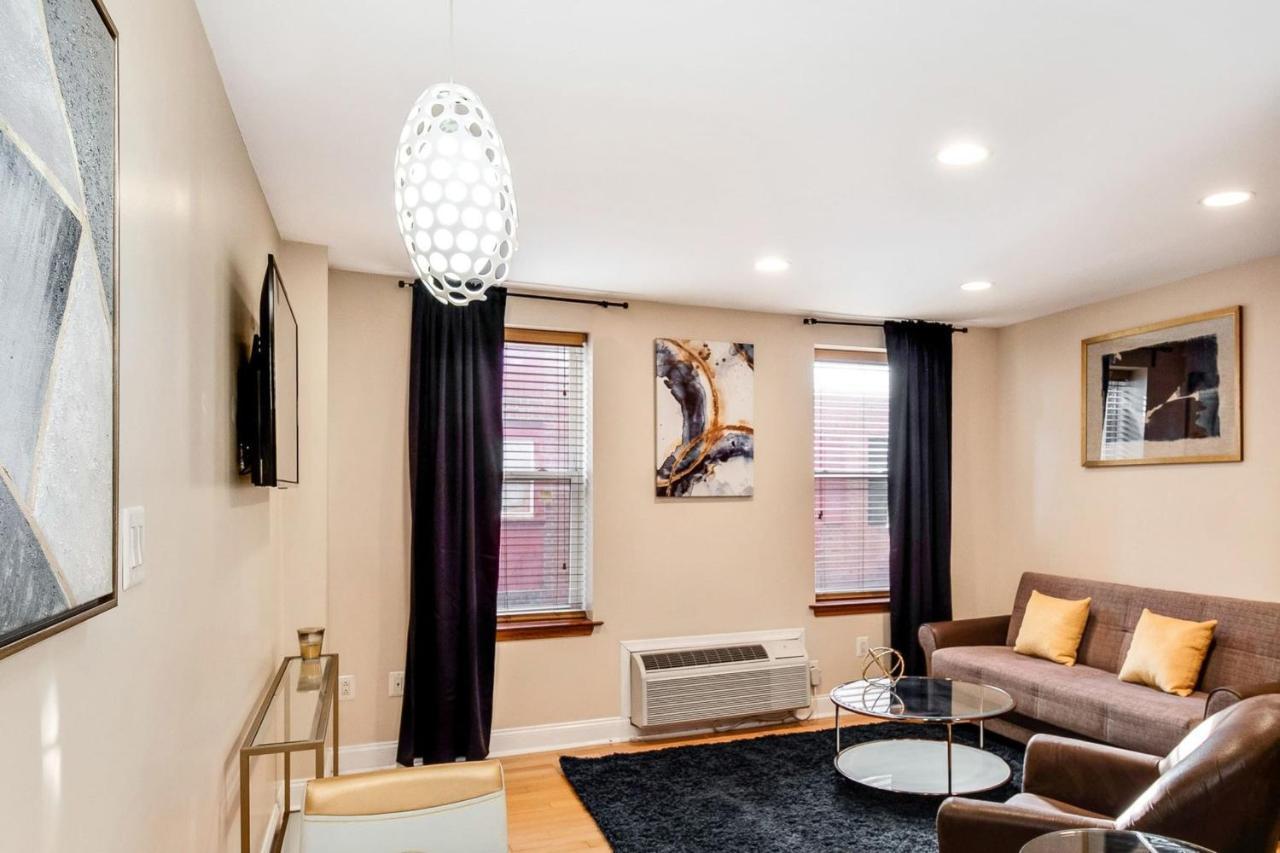 The Dreamers - Convenient 1bd In Center Apartment *