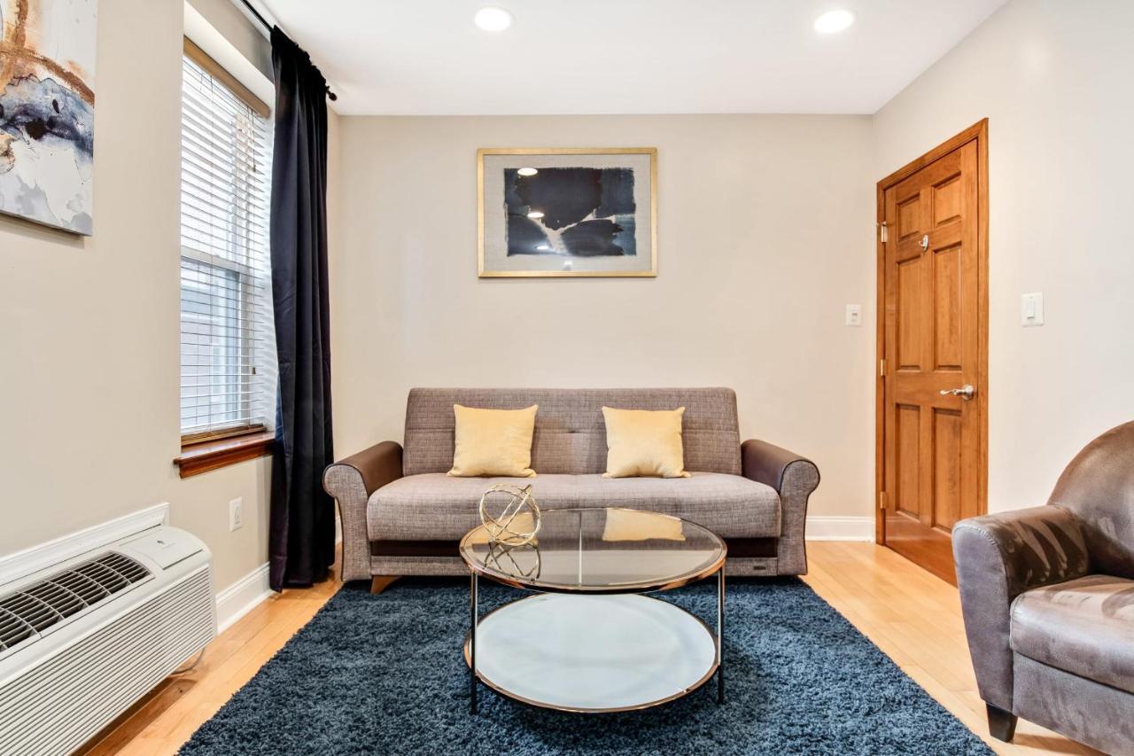 The Dreamers - Convenient 1bd In Center Apartment