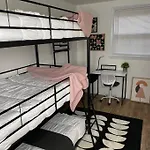 Sleek 2 Bedroom Unit With Parking Plus Car Rental!