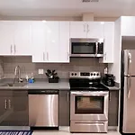 Stay At Luna On Callowhill