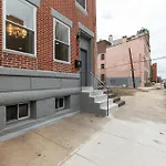 Luna Philadelphia On N 10Th St